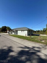 3936 Northside Cir in North Fort Myers, FL - Building Photo - Building Photo