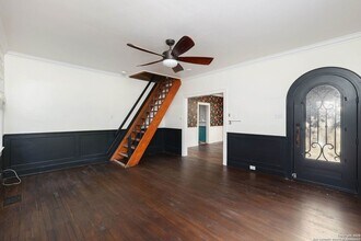418 W Rosewood Ave in San Antonio, TX - Building Photo - Building Photo
