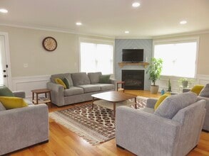 32 Gale St in Waltham, MA - Building Photo - Building Photo