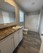 16645 Lakewood Dr in Holly, MI - Building Photo