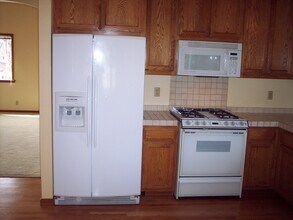 633 Silver Ave in Half Moon Bay, CA - Foto de edificio - Building Photo