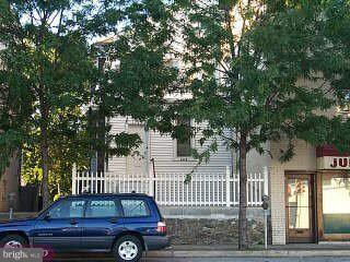 6445 Market St in Upper Darby, PA - Building Photo