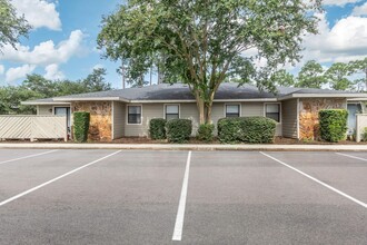 Woodland Run in Gulf Breeze, FL - Building Photo - Building Photo