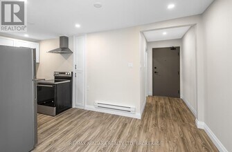 264 West St in Port Colborne, ON - Building Photo - Building Photo