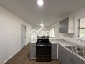 6323 Flint Rock Dr in San Antonio, TX - Building Photo - Building Photo