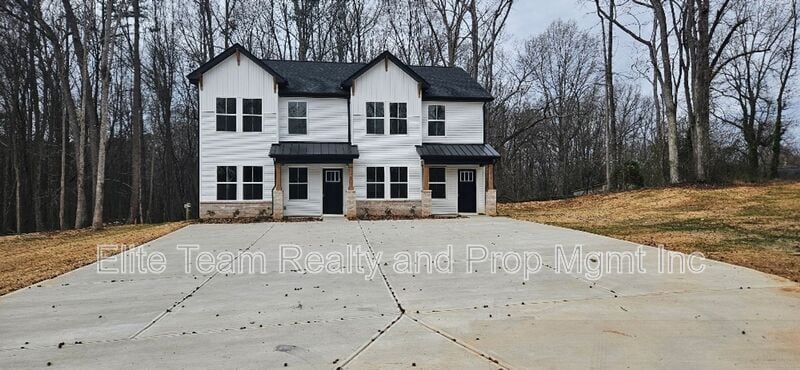 99 Crescent Ave in Gastonia, NC - Building Photo