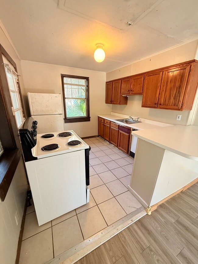 904 S Lipona Rd in Tallahassee, FL - Building Photo - Building Photo