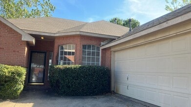 4504 St Francis Ave in Dallas, TX - Building Photo - Building Photo