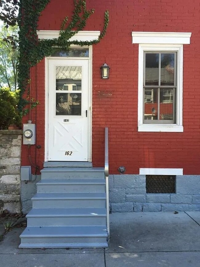 162 E Louther St in Carlisle, PA - Building Photo - Building Photo