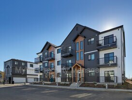 201 Greenfield Link in Fort Saskatchewan, AB - Building Photo