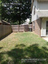 822 N Daisy Ln in Fayetteville, AR - Building Photo - Building Photo