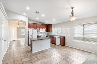 2110 St Pedro Ave in Casa Grande, AZ - Foto de edificio - Building Photo