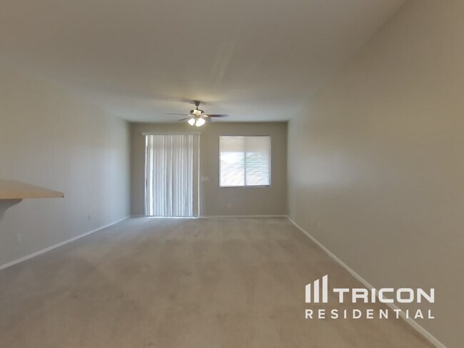 6410 S 72nd Ln in Phoenix, AZ - Building Photo - Building Photo