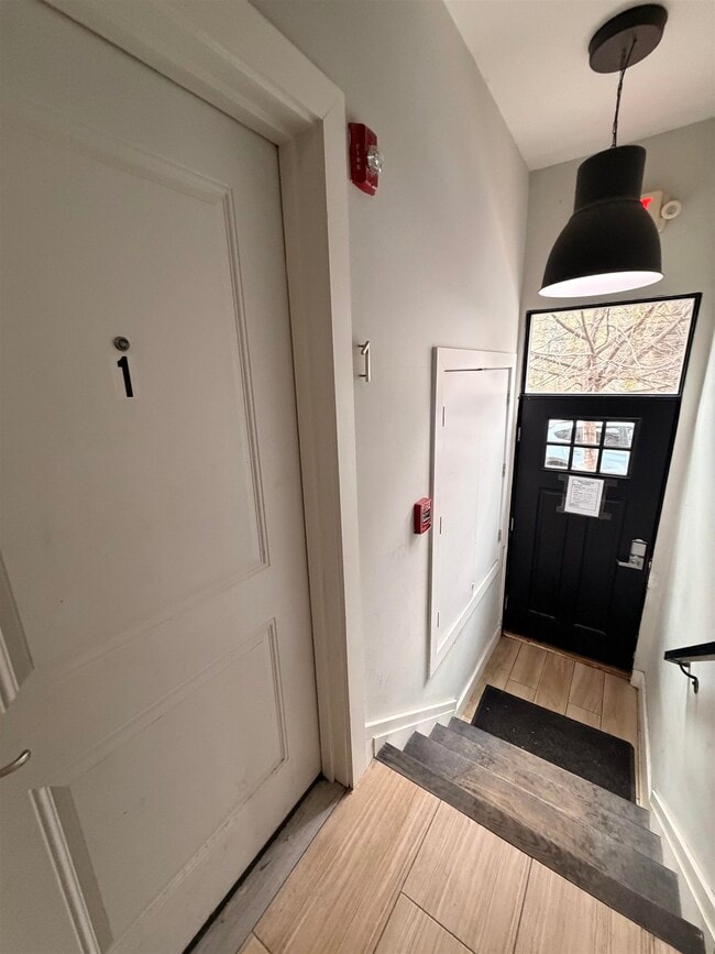 298 6th St in Jersey City, NJ - Building Photo - Building Photo