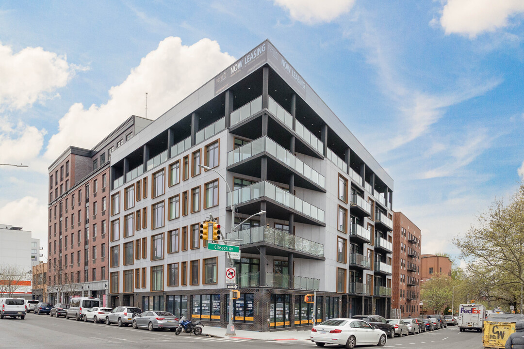 1013 Atlantic Ave in Brooklyn, NY - Building Photo