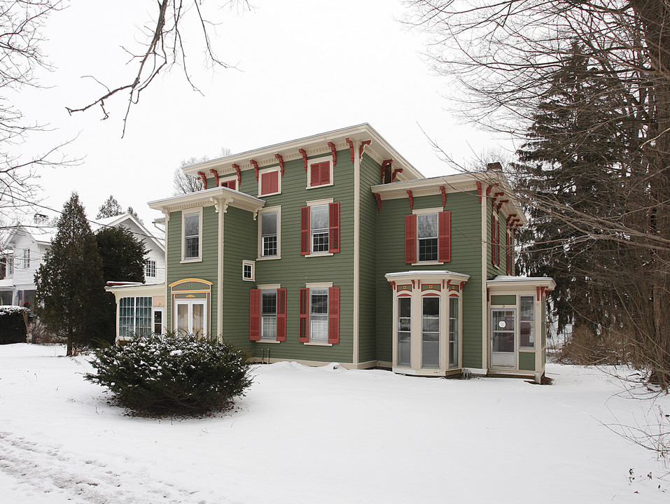 67 Chestnut St in Cooperstown, NY - Building Photo