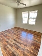 20256 Arnold Dr in Sonoma, CA - Foto de edificio - Building Photo