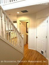 6463 NW Wenmarie Dr in Portland, OR - Building Photo - Building Photo