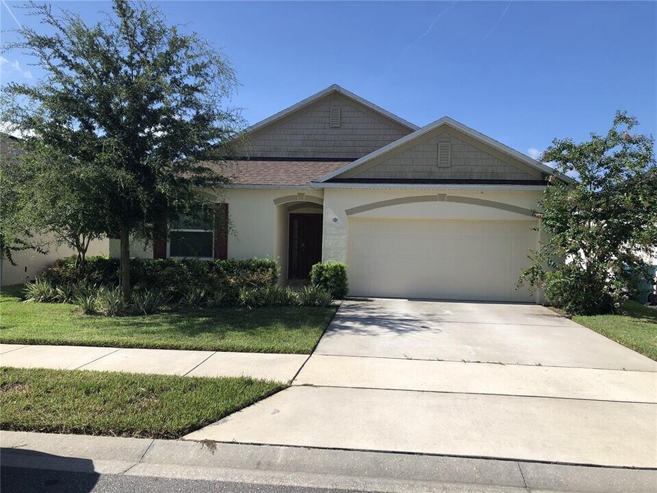 170 E Fiesta Key Loop in DeLand, FL - Building Photo