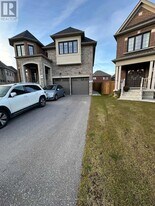 77 Terrain Ct in East Gwillimbury, ON - Building Photo