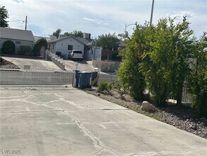 504 Falcon Ln in Las Vegas, NV - Building Photo - Building Photo