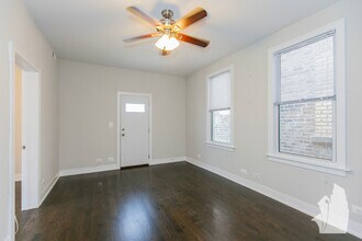 3309 N Southport Ave, Unit G in Chicago, IL - Building Photo - Building Photo