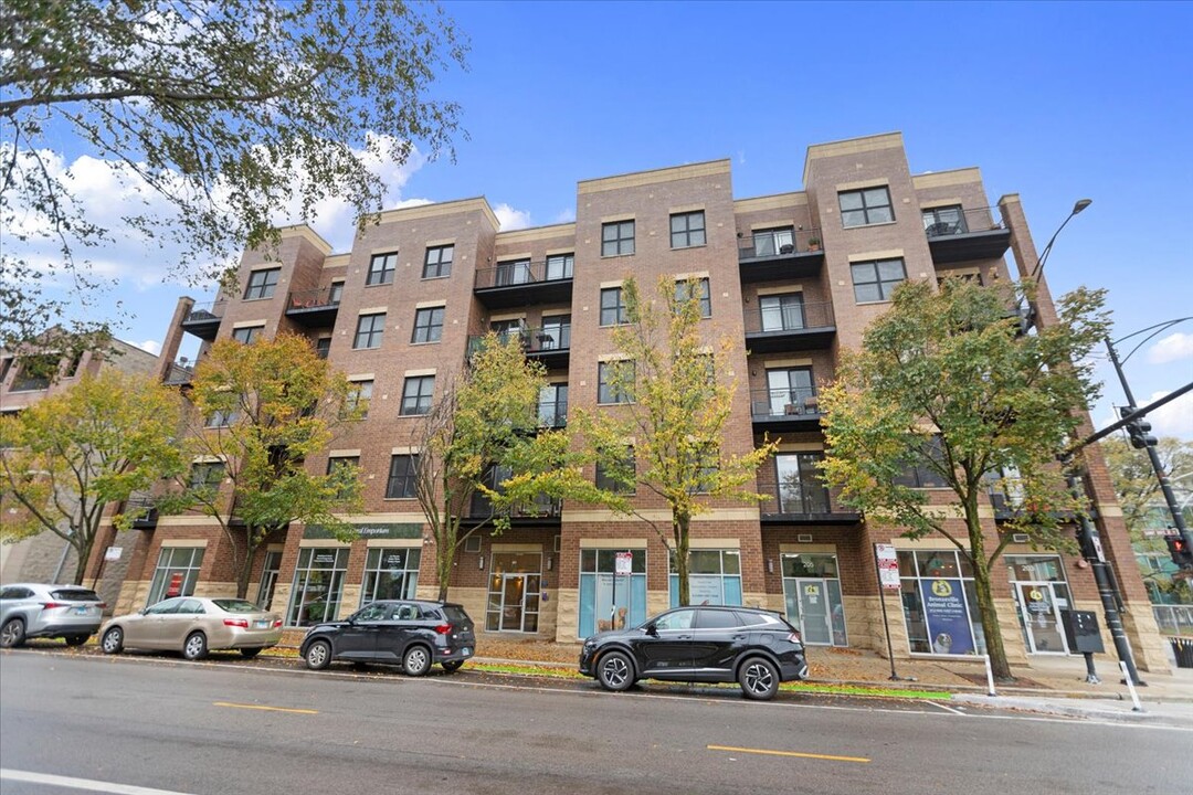 207 E 31st St, Unit 5B in Chicago, IL - Building Photo