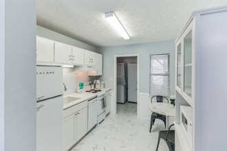 216 Rose Ln in Panama City Beach, FL - Foto de edificio - Building Photo