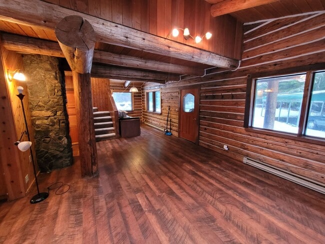 3239 Mosquito Lake Rd in Deming, WA - Building Photo - Building Photo