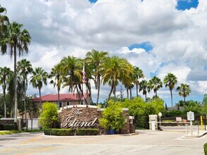 16514 NW 3 St in Pembroke Pines, FL - Foto de edificio - Building Photo
