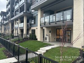 45497 Campus Dr in Chilliwack, BC - Building Photo