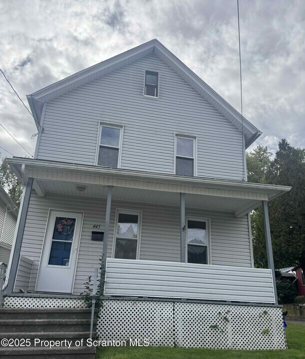 455 Leggett St in Scranton, PA - Building Photo
