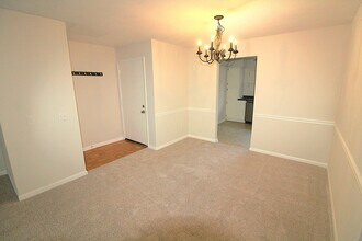 3200 Heathstead Place in Charlotte, NC - Building Photo - Building Photo