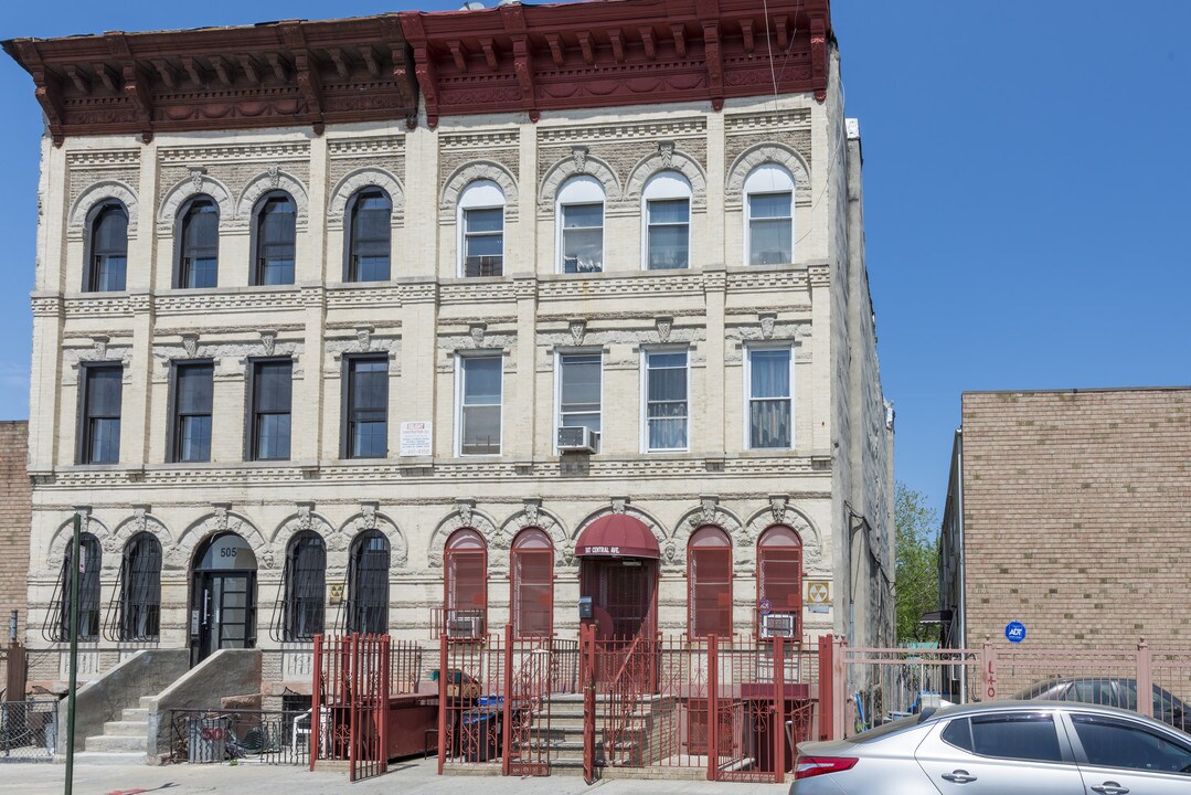 507 Central Ave in Brooklyn, NY - Building Photo