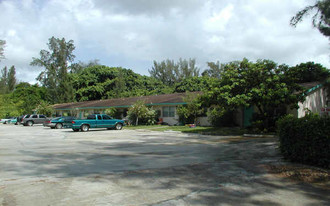 4833 Serafica Dr in Lake Worth, FL - Building Photo