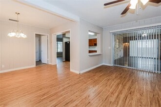 2517 Chapel Way in Tampa, FL - Building Photo - Building Photo