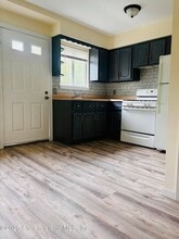 145 Sandalwood Dr in Staten Island, NY - Building Photo - Building Photo