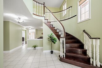 5930 Bassinger Pl in Mississauga, ON - Building Photo - Building Photo