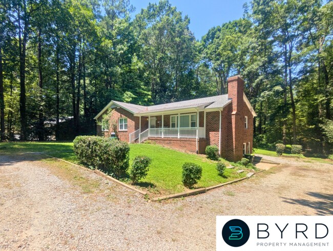 12040 Lucks Ln in Midlothian, VA - Foto de edificio - Building Photo