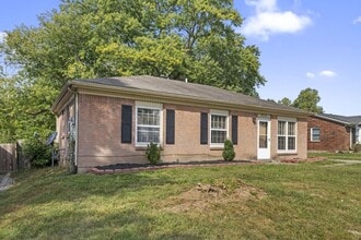 8210 Candelabrum Pl in Louisville, KY - Building Photo - Building Photo