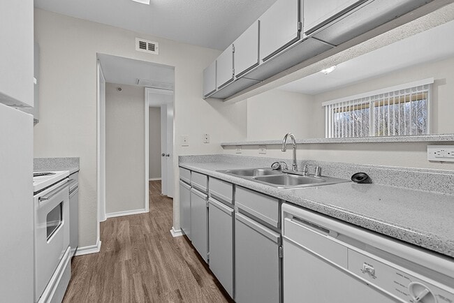 Valley Ridge Apartment Homes in Lewisville, TX - Foto de edificio - Building Photo