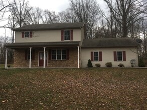 1910 Valley Green Rd in Goldsboro, PA - Building Photo - Building Photo