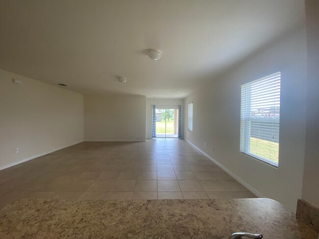 504 SW 9th Ave in Cape Coral, FL - Building Photo - Building Photo
