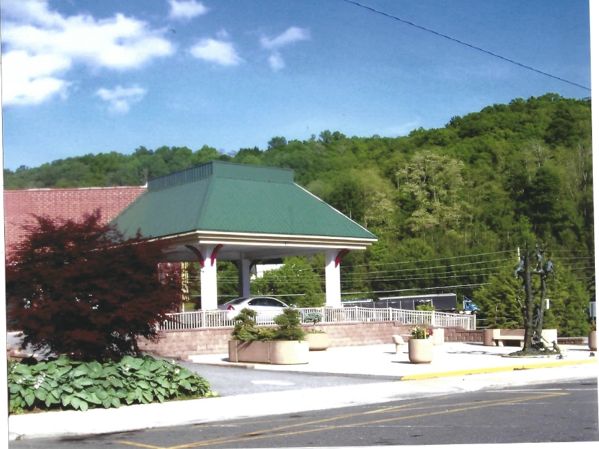 Jefferson Station Condominium in West Jefferson, NC - Building Photo