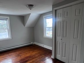 31 Tyler Ave, Unit 3rd Floor in Plainville, CT - Building Photo - Building Photo
