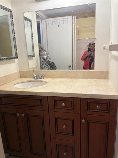 6000 NW 64th Ave in Fort Lauderdale, FL - Building Photo - Building Photo