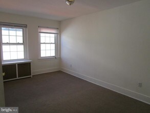 385 E King St in Strasburg, VA - Building Photo - Building Photo