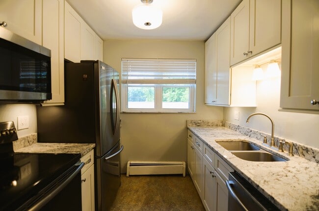 5850 Robison Rd, Unit 3