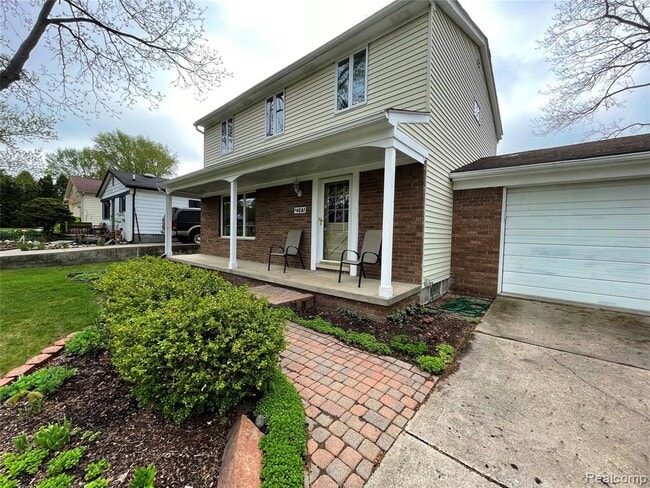 property at 2145 Lakeshire Dr