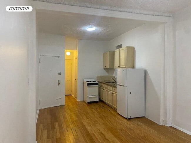 property at 323 Schermerhorn St